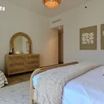 Higuests - Beachfront Living Stunning 4 Bedroom With Maid\'S Room