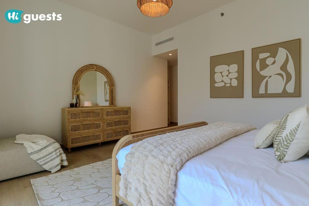 Higuests - Beachfront Living Stunning 4 Bedroom With Maid's Dubai