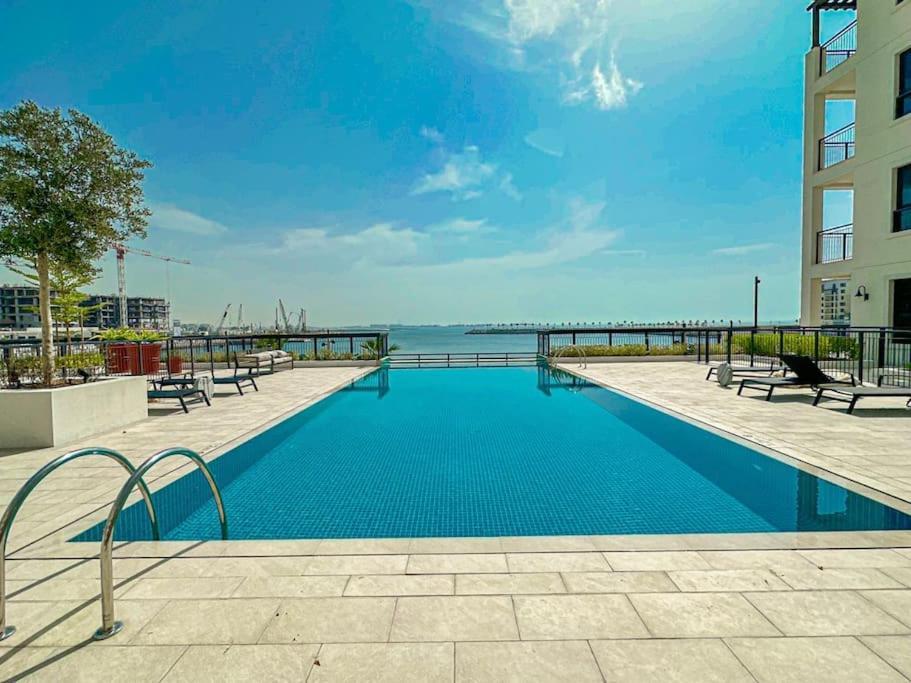 Higuests - Beachfront Living Stunning 4 Bedroom With Maid's * Dubai