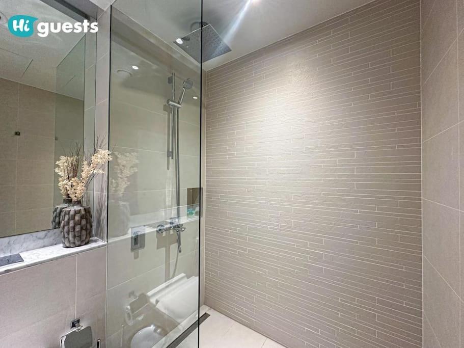 Apartment Higuests - Beachfront Living Stunning 4 Bedroom With Maid's