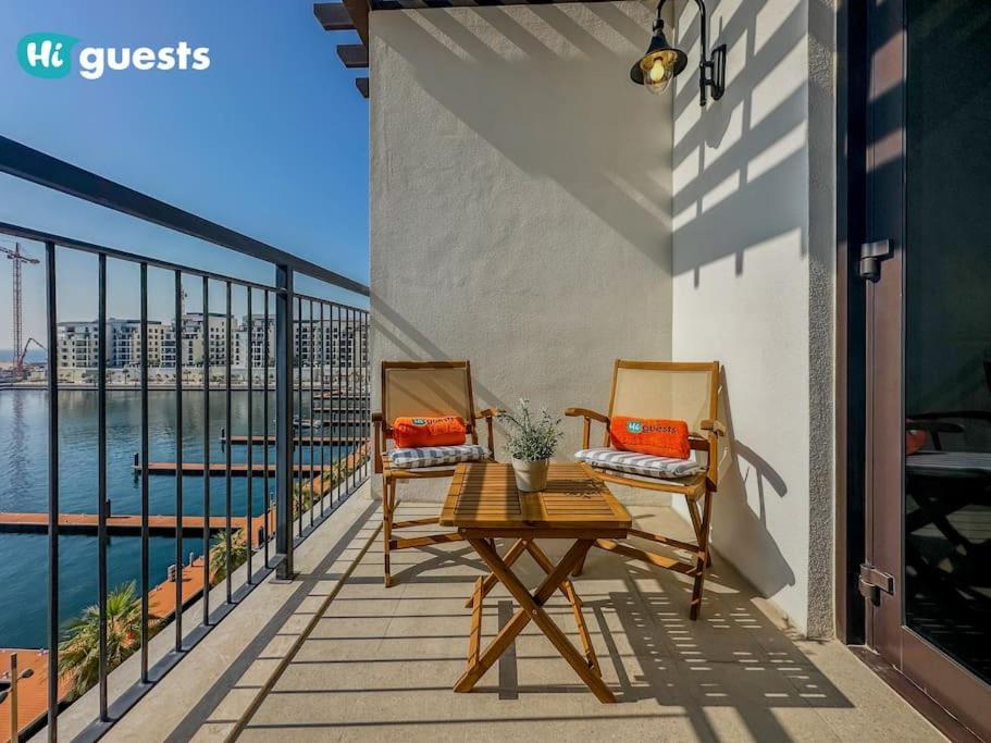 Apartment Higuests - Beachfront Living Stunning 4 Bedroom With Maid's Dubai