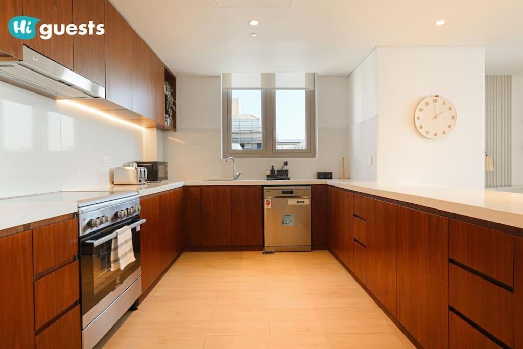 Higuests - Beachfront Living Stunning 4 Bedroom With Maid's * Dubai