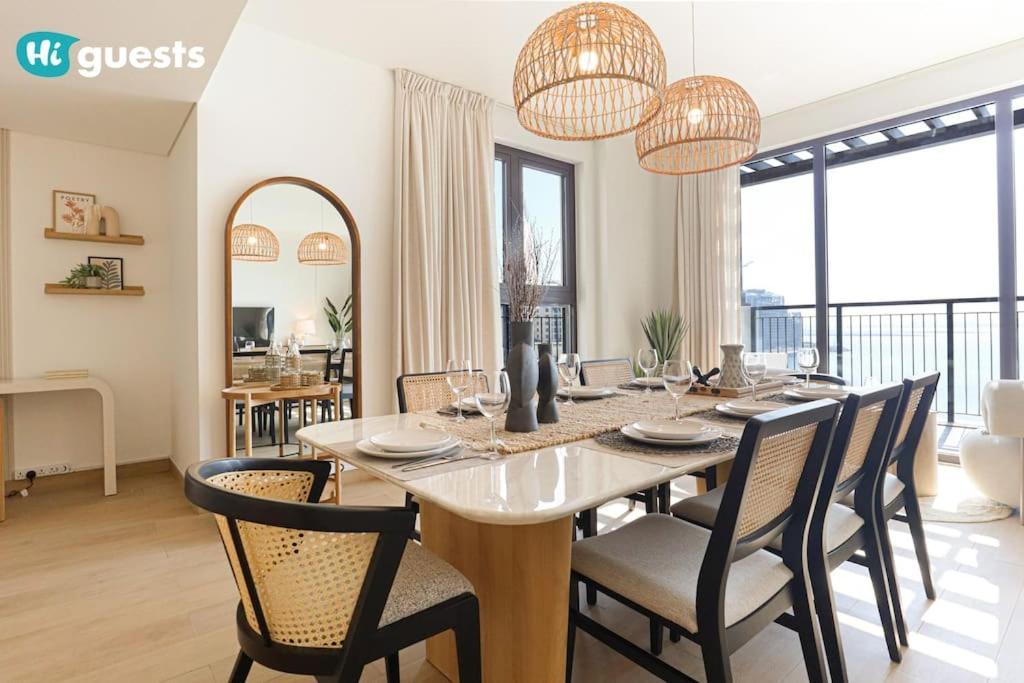 Apartment Higuests - Beachfront Living Stunning 4 Bedroom With Maid's