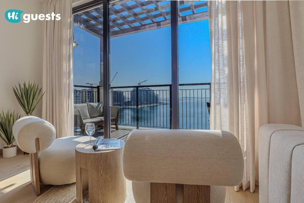 Apartment Higuests - Beachfront Living Stunning 4 Bedroom With Maid's Dubai