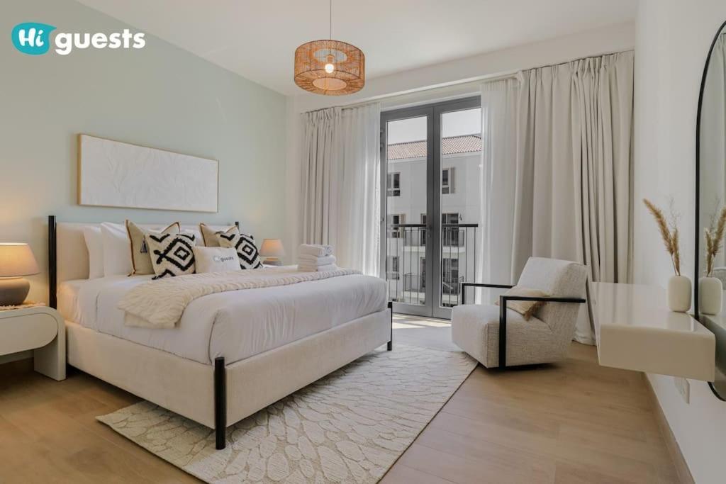 Apartment Higuests - Beachfront Living Stunning 4 Bedroom With Maid's *