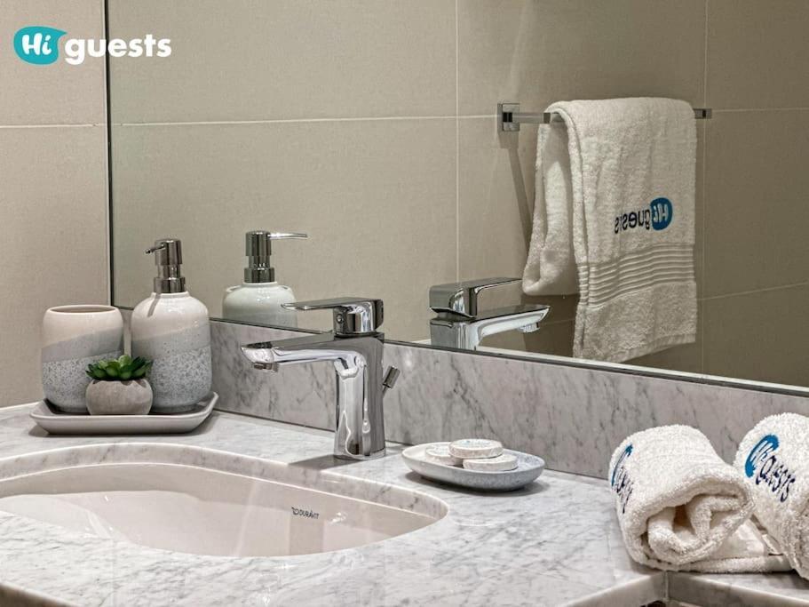 Higuests - Beachfront Living Stunning 4 Bedroom With Maid's * Dubai